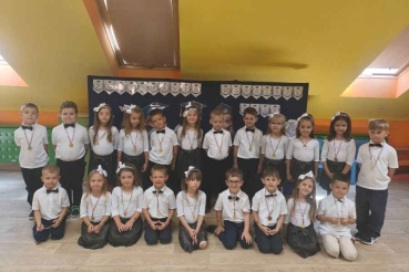 Dzieci - zdjęcie grupowe