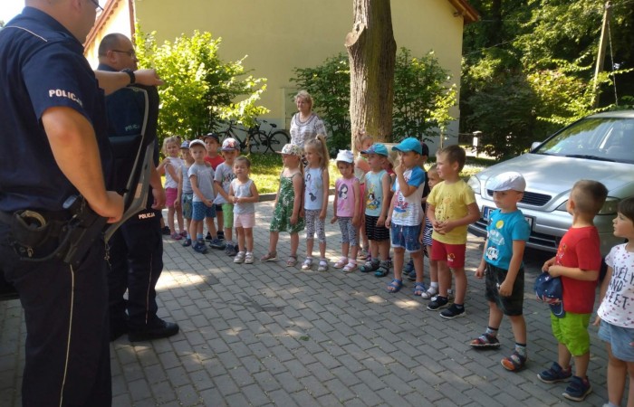 Wizyta Policjantów w Przedszkolu w Trzcianie