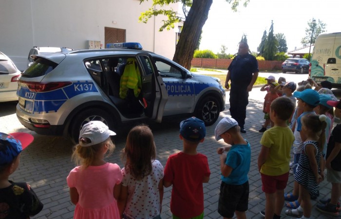 Wizyta Policjantów w Przedszkolu w Trzcianie