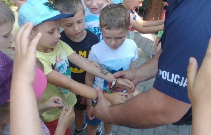 Wizyta Policjantów w Przedszkolu w Trzcianie