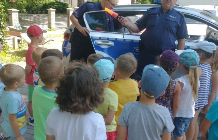 Wizyta Policjantów w Przedszkolu w Trzcianie