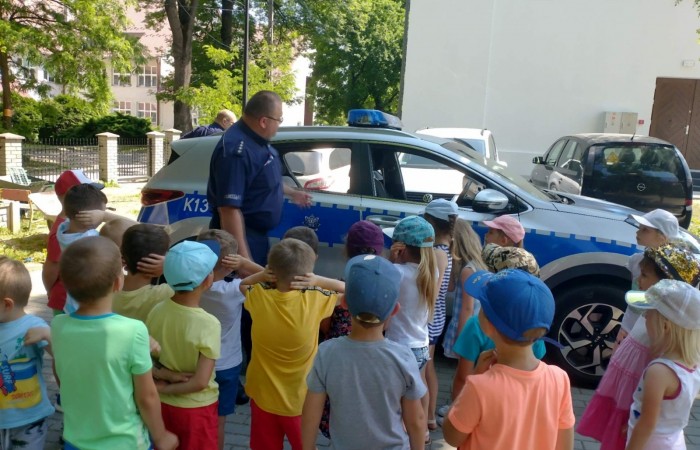 Wizyta Policjantów w Przedszkolu w Trzcianie