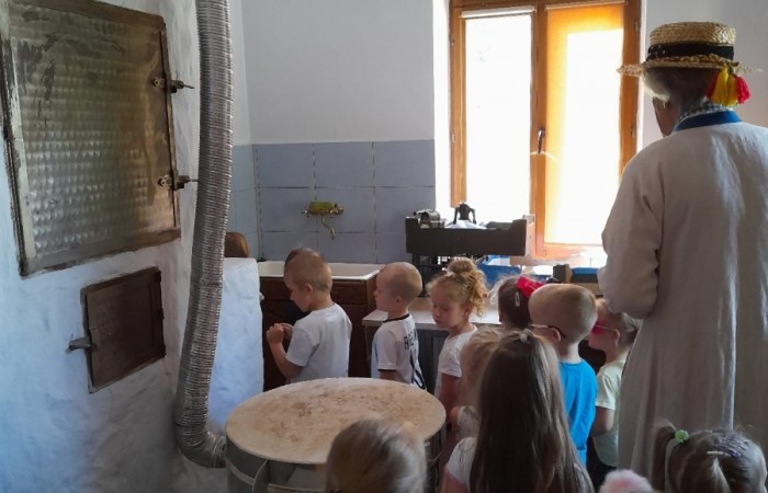 Wizyta w Regionalnym Domu Tradycji Ludowej w Trzcianie