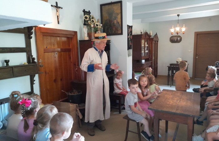 Wizyta w Regionalnym Domu Tradycji Ludowej w Trzcianie