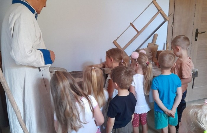 Wizyta w Regionalnym Domu Tradycji Ludowej w Trzcianie