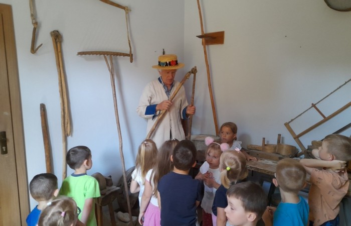 Wizyta w Regionalnym Domu Tradycji Ludowej w Trzcianie