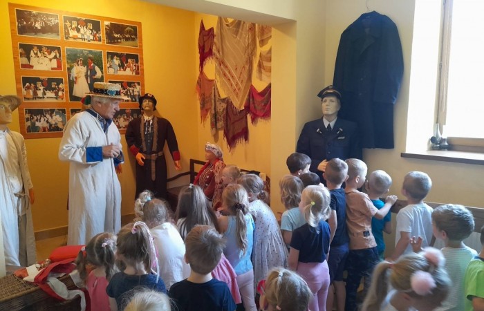 Wizyta w Regionalnym Domu Tradycji Ludowej w Trzcianie