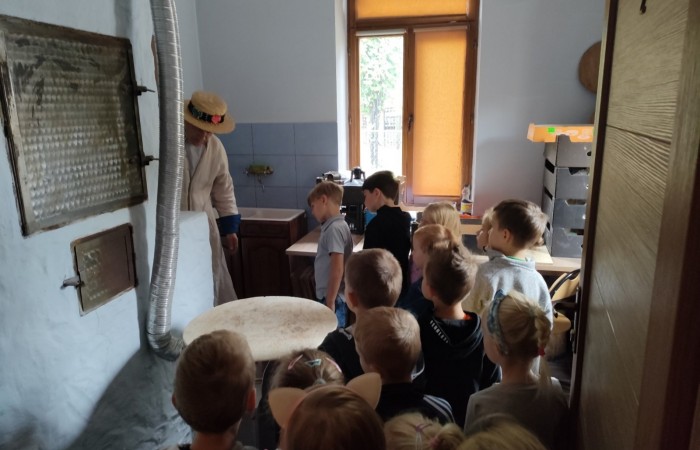 Wizyta w Regionalnym Domu Tradycji Ludowej w Trzcianie