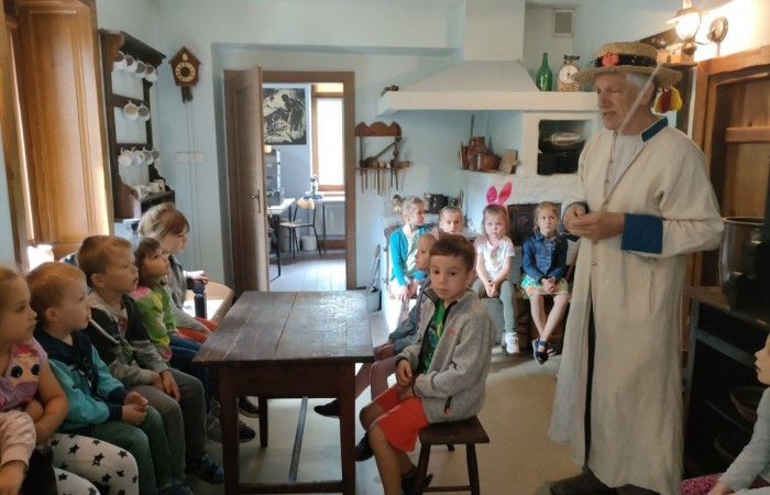 Wizyta w Regionalnym Domu Tradycji Ludowej w Trzcianie