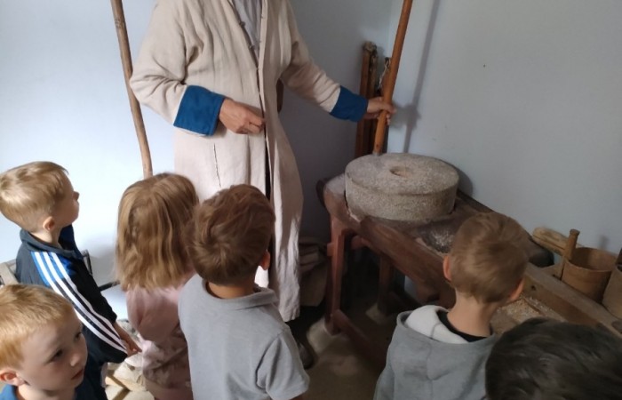 Wizyta w Regionalnym Domu Tradycji Ludowej w Trzcianie