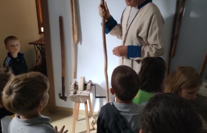 Wizyta w Regionalnym Domu Tradycji Ludowej w Trzcianie