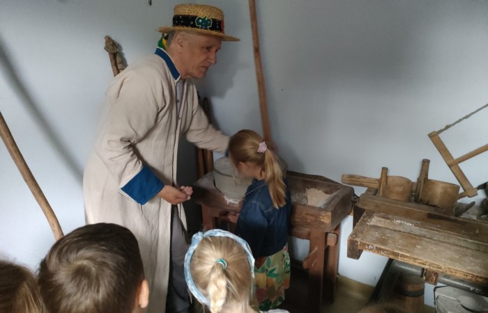 Wizyta w Regionalnym Domu Tradycji Ludowej w Trzcianie