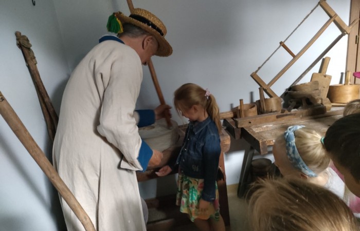 Wizyta w Regionalnym Domu Tradycji Ludowej w Trzcianie