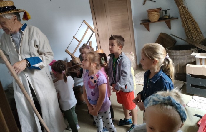 Wizyta w Regionalnym Domu Tradycji Ludowej w Trzcianie