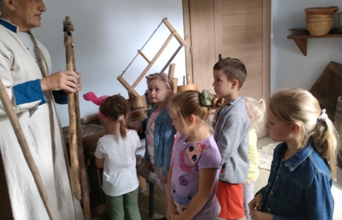 Wizyta w Regionalnym Domu Tradycji Ludowej w Trzcianie