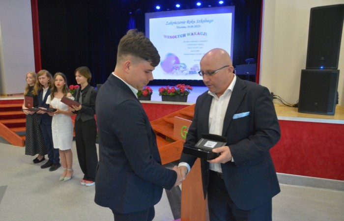 Zakończenia roku szkolnego 2021/21 - roku w cieniu pandemii i wojny w Ukrainie