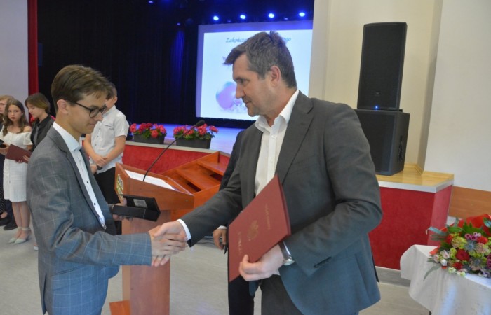 Zakończenia roku szkolnego 2021/21 - roku w cieniu pandemii i wojny w Ukrainie