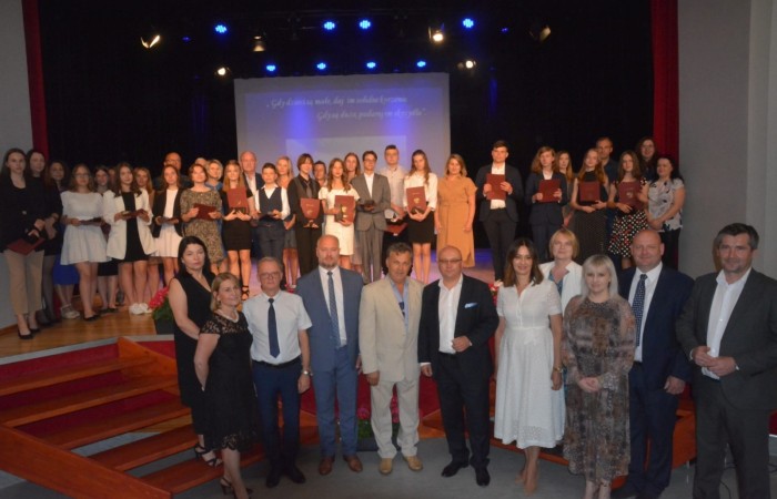 Zakończenia roku szkolnego 2021/21 - roku w cieniu pandemii i wojny w Ukrainie