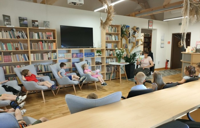 Wakacyjna wizyta przedszkolaków w Bibliotece