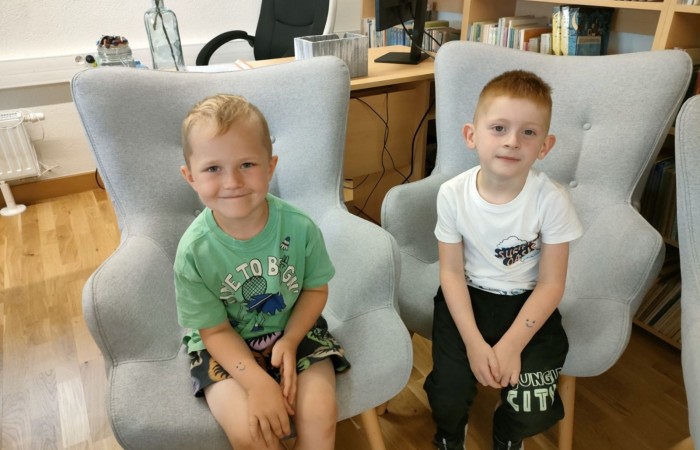 Wakacyjna wizyta przedszkolaków w Bibliotece