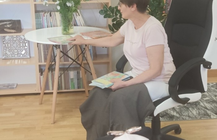 Wakacyjna wizyta przedszkolaków w Bibliotece