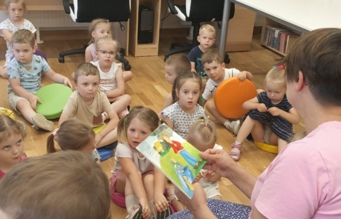 „Słoneczka” w bibliotece